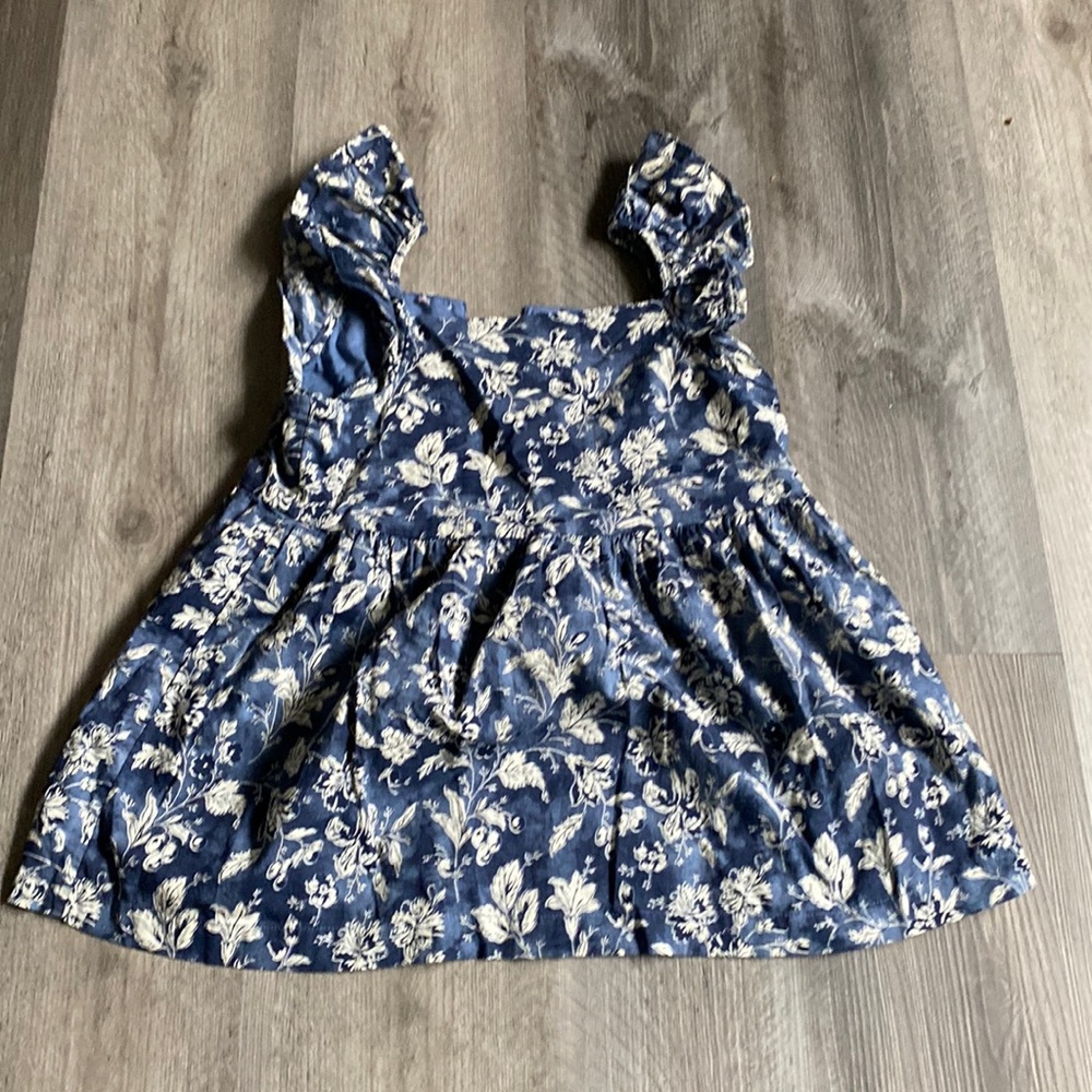 | GAP Floral Blue and White tank top | Size: XXL |